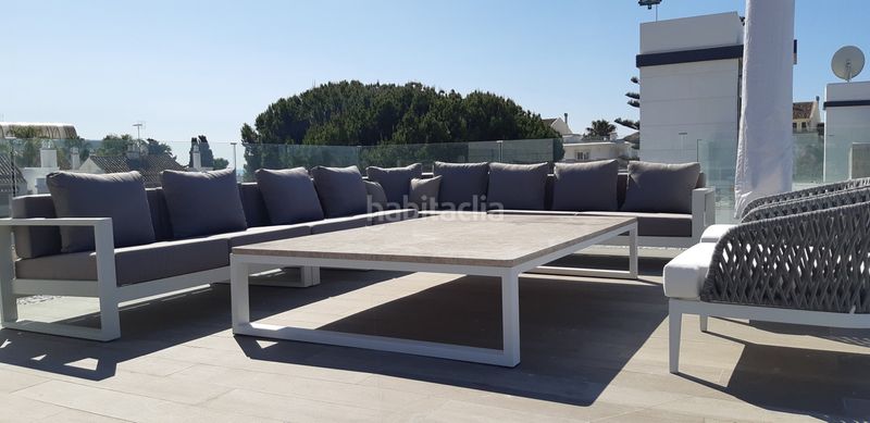 Foto 9a8566d9-4e72-4bbe-8889-7aa5c91b66c2. Chalet mit parking pool in Puerto Banús Marbella