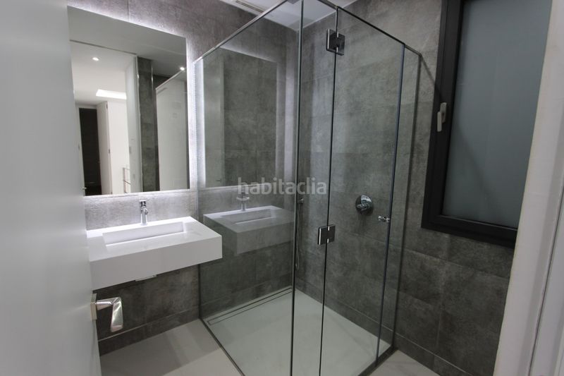 Foto c32ceea4-c4e9-4271-9016-9343e0a1c465. Chalet mit parking pool in Puerto Banús Marbella