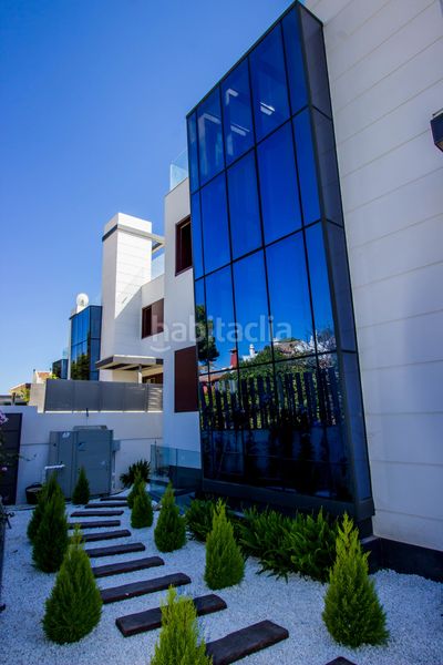 Foto d0b46df4-1b1d-4dea-946b-edef7fcc45ec. Chalet mit parking pool in Puerto Banús Marbella