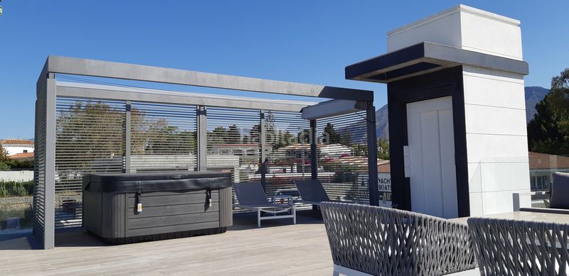 Foto 822d454a-6f8c-4200-b862-2bf7b5a5b96c. Xalet amb aparcament piscina a Puerto Banús Marbella