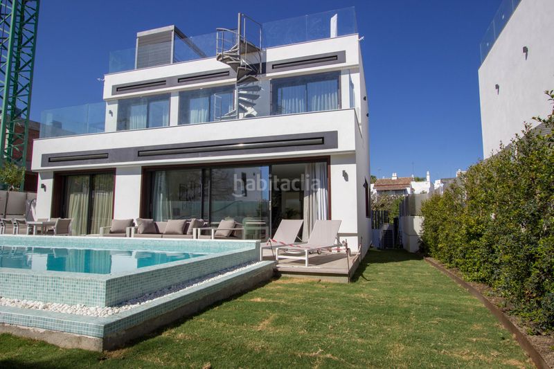 Foto 934b7faa-ece5-4445-b61c-a57c2d785013. Xalet amb aparcament piscina a Puerto Banús Marbella