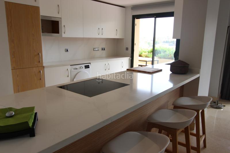 Foto 1899ebdf-00a6-4ae1-8992-9e65966a69d3. Ground floor with parking pool in los arqueros - puerto del almendro Benahavís