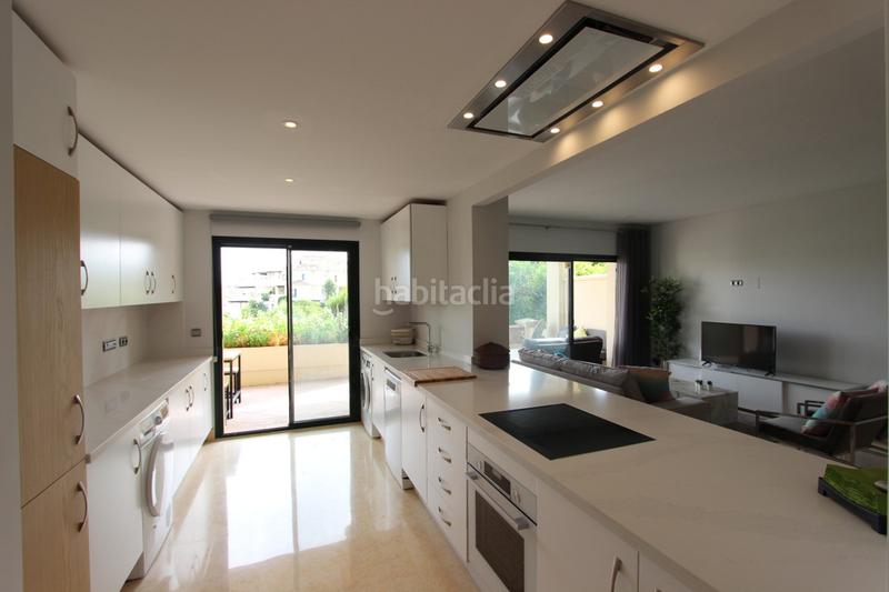 Foto 5dc87d29-18e9-4441-a848-a1404366c0e5. Ground floor with parking pool in los arqueros - puerto del almendro Benahavís