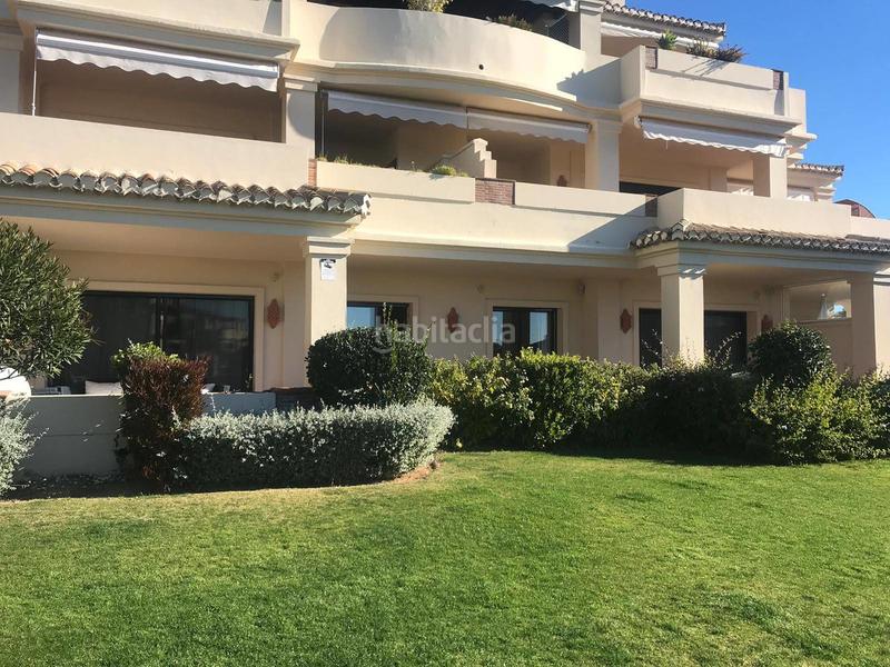 Foto ed168063-31a8-4006-908e-653c4d72af10. Ground floor with parking pool in los arqueros - puerto del almendro Benahavís