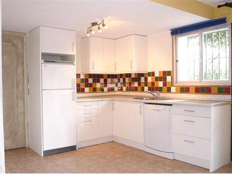 Foto fe62ece2-ab58-4c53-b794-ae314e5eed2d. Chalet mit parking pool in Nueva Andalucía centro Marbella