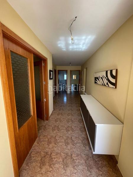 Foto 82039a18-a2c7-4b74-8f5d-a7a90d918de0. Casa adosada en Requena