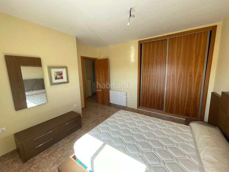 Foto b2c83278-0265-46a9-8518-5ae573ffba1b. Casa adosada en Requena