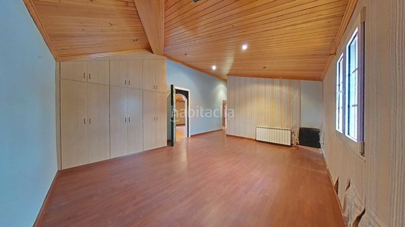 Foto c834b628-4ed0-43c3-a622-cdf2d8ea12de. Chalet en Picassent