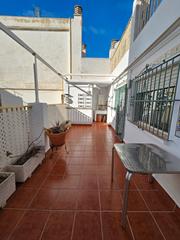 Àtic a Avinguda del primer de maig 15. Atico con terraza interior, en zona consolidada con todos los se