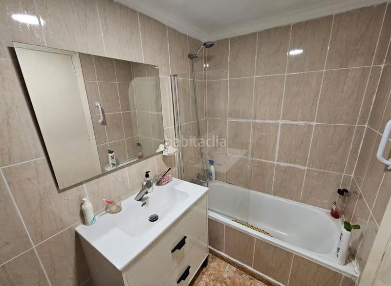 Foto ff496079-a5a3-416c-9cb6-5eb3aa7450c1. Piso amplio piso con terraza, perfecto para disfrutar del aire libre sin salir de casa. en Valencia