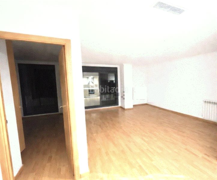 Foto a252536a-6667-481b-b05f-e61eec879323. Pis amb calefacció aparcament piscina a Núcleo Urbano Pobla de Vallbona (la)