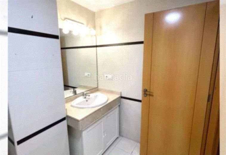 Foto a3a88c2a-d7a2-473f-b3a2-cffdfda64112. Pis amb calefacció aparcament piscina a Núcleo Urbano Pobla de Vallbona (la)