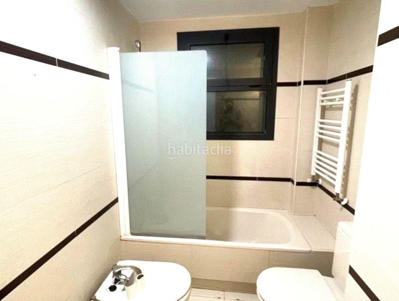 Foto af629233-61ac-46d3-aac1-e7246f22c014. Pis amb calefacció aparcament piscina a Núcleo Urbano Pobla de Vallbona (la)