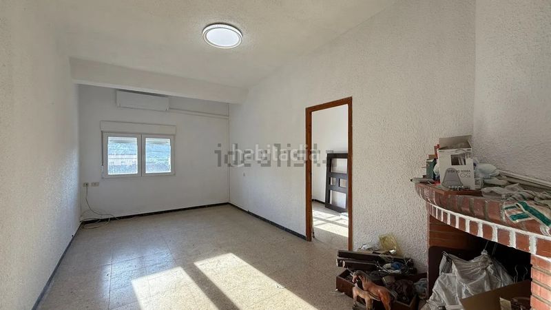 Foto 5bbffbca-5170-4019-b047-80596b9ad79b. Casa amb xemeneia calefacció aparcament a Manuel