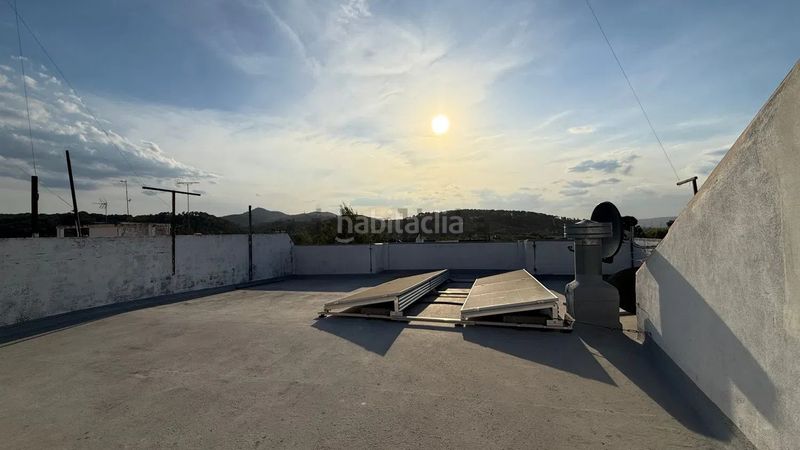 Foto b4926862-b139-431e-9959-43cce6fd023a. Casa amb xemeneia calefacció aparcament a Manuel