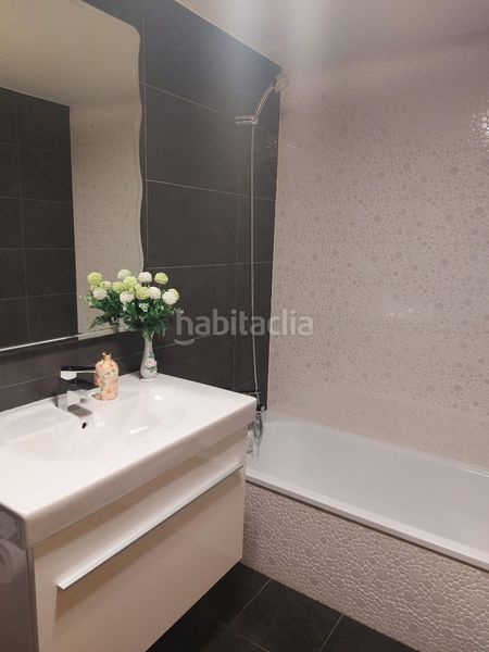 Foto 5d81856a-7c9f-4eda-89fb-3e8d2b8d94d6. Piso en Safranar Valencia