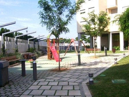 Foto 5d2a0c3f-f0c6-4b7e-ba3b-e8729a5336e2. Dúplex amb calefacció aparcament piscina a Sant Pau Valencia