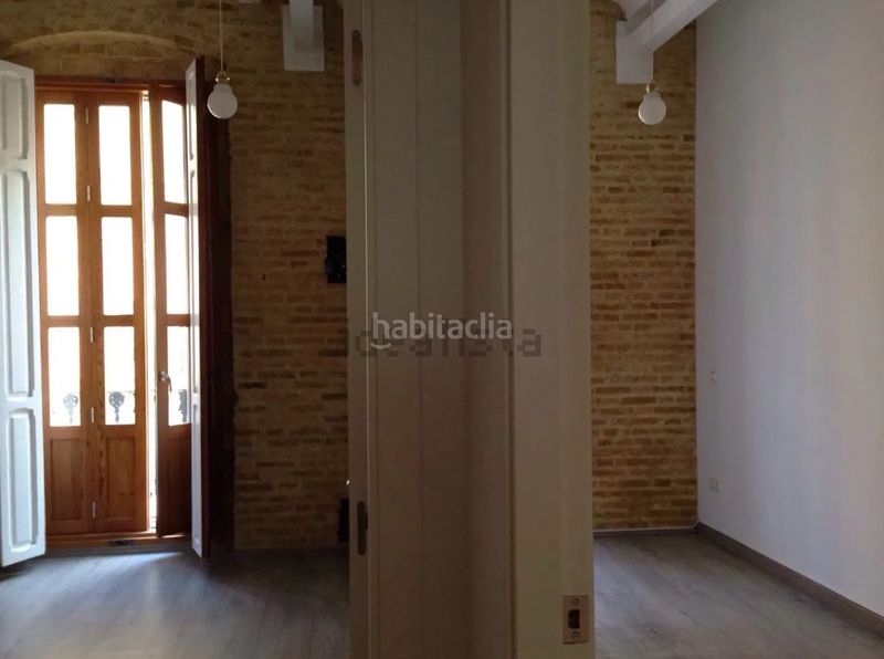 Foto 3cc1d5a8-f1c7-4a71-83dd-bedd72928c30. Piso en Russafa Valencia