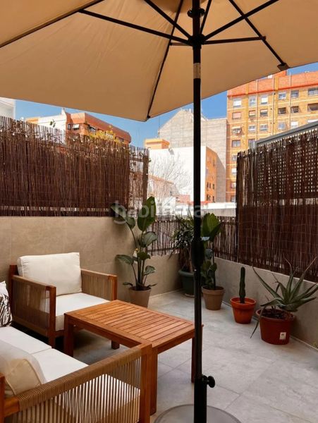 Foto 942843a8-b82a-4f89-8e83-035860f11795. Piso en Russafa Valencia