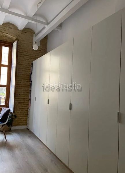 Foto e0285f8f-b2a2-4e8c-8db3-96fee35e4965. Piso en Russafa Valencia