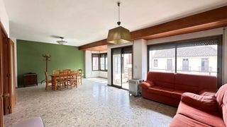 Etagenwohnung in Carrer de Julián Ribera