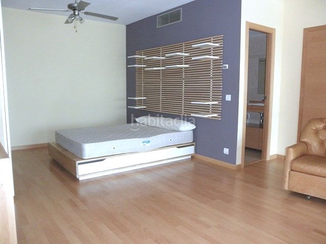 Foto 4f1ca93a-0ba2-41e9-b36b-79748930ca4a. Loft amb calefacció aparcament piscina a El Castell Burjassot