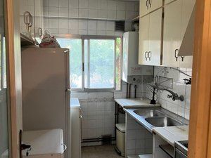 Flat  Carrer de sant pancraç. Piso esquinero en primera planta con vistas al parque