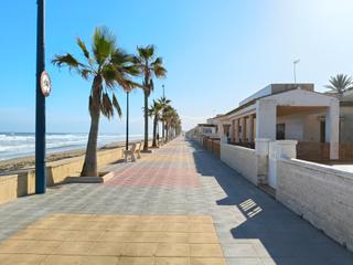 Xalet en Avinguda de frana 37. Ref_v321. chalet primera linea playa miramar