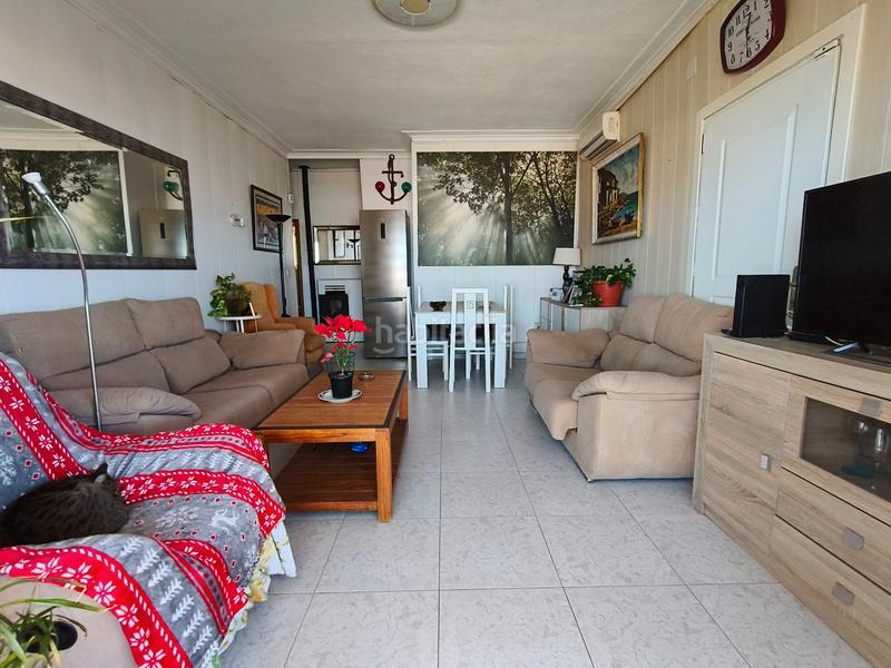 Foto 11d2b681-a421-4d60-8815-2d2eecc14b77. Chalet en avinguda de frança 37 ref_v321. chalet primera linea playa en Miramar