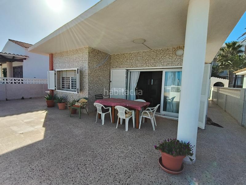 Foto 5d6fd725-c360-43e9-a40a-57723d495a95. Chalet en avinguda de frança 37 ref_v321. chalet primera linea playa en Miramar