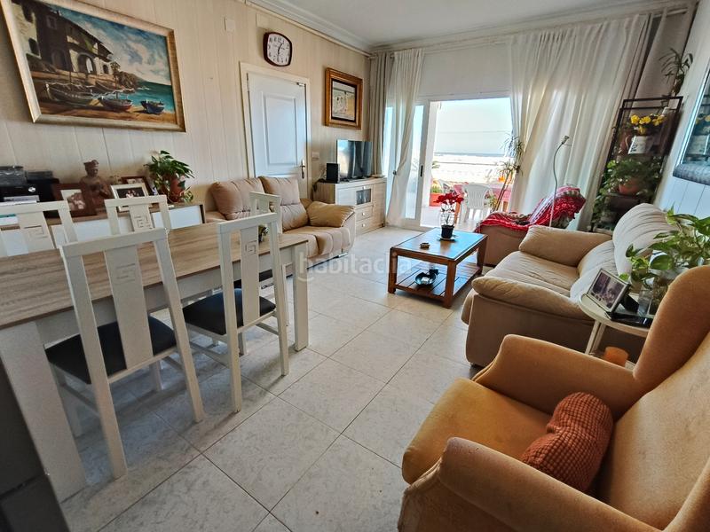 Foto 924a57df-d107-4500-a109-e5aaa49fe1a0. Chalet en avinguda de frança 37 ref_v321. chalet primera linea playa en Miramar