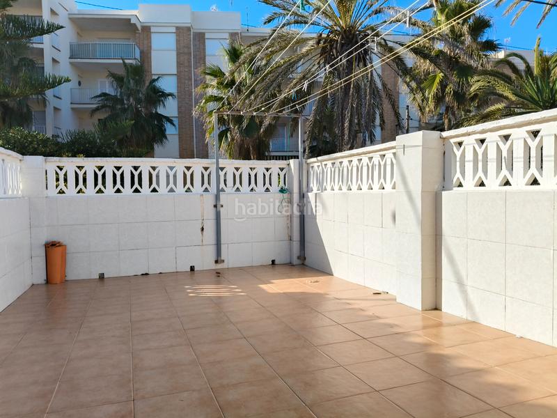 Foto ac5659e2-58bf-426c-8cf4-5b9bbd315072. Chalet en avinguda de frança 37 ref_v321. chalet primera linea playa en Miramar