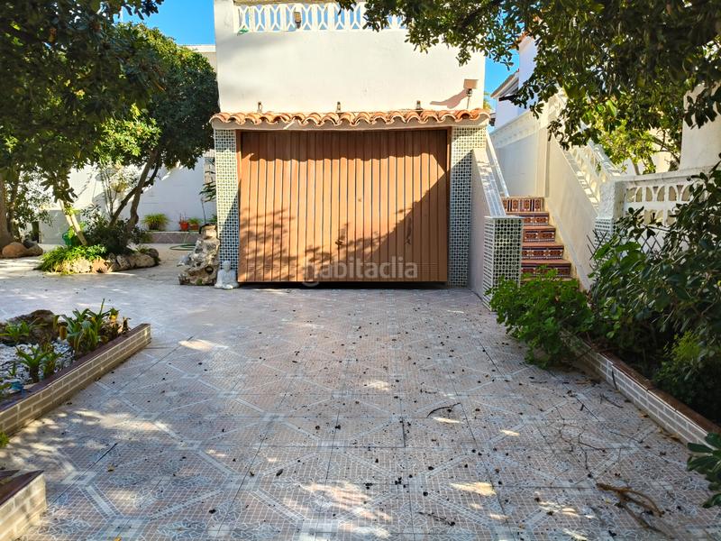Foto c4e88169-135a-4e7a-a0fd-4c1d7b4f3853. Chalet en avinguda de frança 37 ref_v321. chalet primera linea playa en Miramar