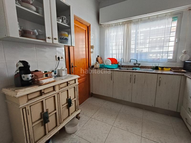 Foto d8bd6266-5bbd-4dc7-b573-68a34576a179. Chalet en avinguda de frança 37 ref_v321. chalet primera linea playa en Miramar