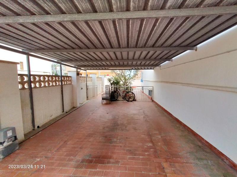 Foto 417533c6-7281-4da5-ad94-5ba8ef1d67e2. Edificio venta edificio playa daimus en Daimús