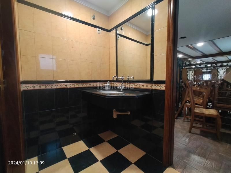 Foto c40e13ff-0e98-40c9-9b90-992b0a11a76d. Local comercial a carrer conca de la safor 24 a Beniarjó