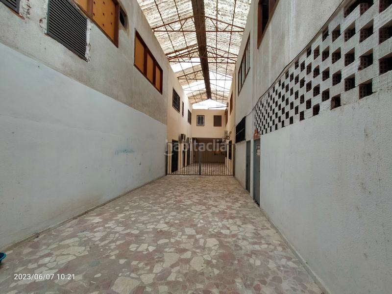 Foto 38f6abcf-7d76-423f-aa9d-f3bea16a5559. Location local commercial dans carrer sant vicent ferrer 30 dans Gandia