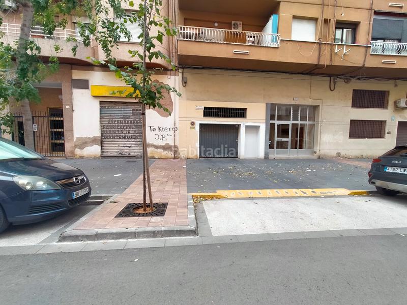 Foto cba92e88-ac5a-4ad9-a5e1-e9e05f3e08fd. Autoparkplatz in carrer de guardamar 13 in Corea Gandia