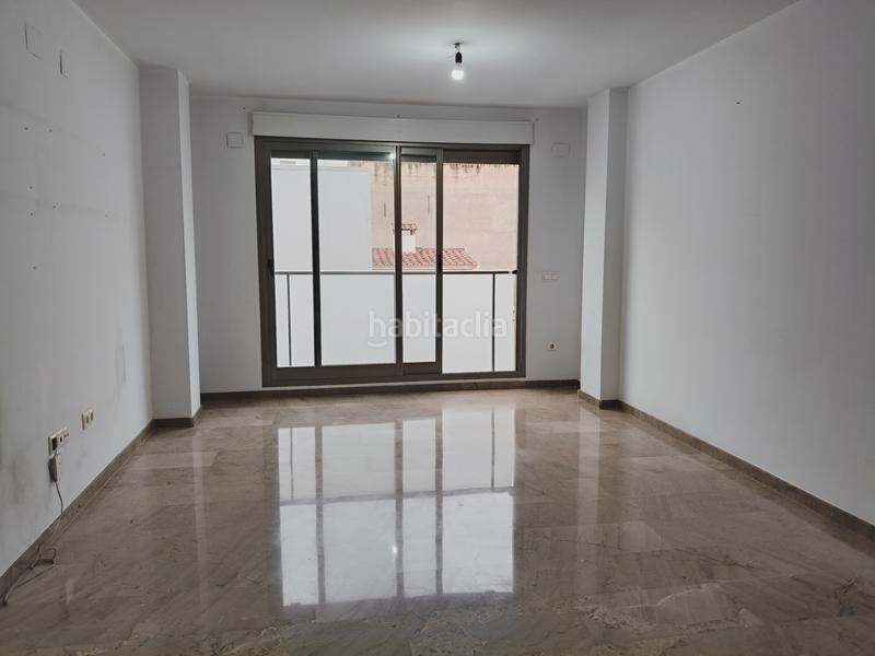 Foto df358b85-1698-495f-924f-ee52b8ae615d. Piso en carrer ferrocarril d'alcoi 74 ref_v330. magnifico piso centro en Gandia