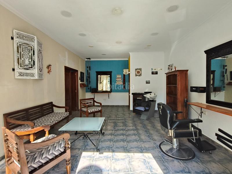 Foto a9d8ecac-6f7a-4a55-9763-10b9cc6f5192. Local commercial dans carrer primer de maig 55 dans Gandia