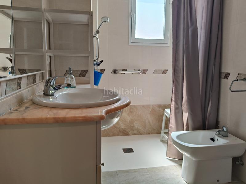 Foto f89f250b-e236-406c-b3be-cd76a5793661. Location appartement avec parking piscine dans Playa de Gandía Gandia