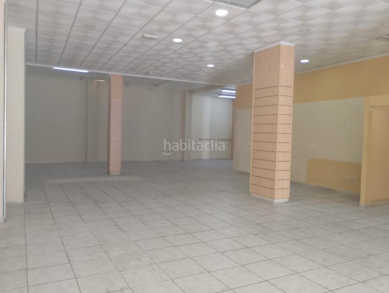 Foto 075882f1-d8cf-470f-be68-cf613b9fdd7a. Local commercial dans avinguda de les esclaves 7 dans Gandia