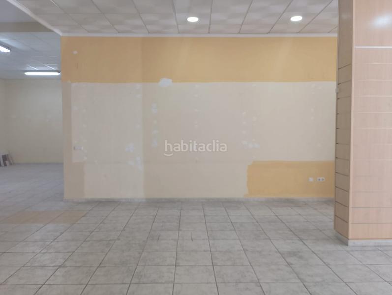 Foto 4b83754a-7d1b-44da-a97c-3e8430bfeef8. Local commercial dans avinguda de les esclaves 7 dans Gandia