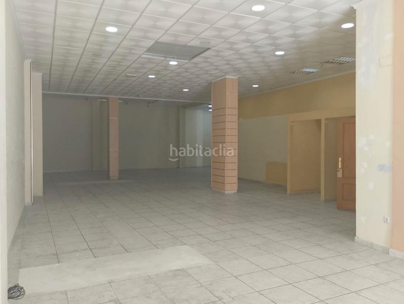 Foto 53e9fb71-bff7-45fc-929b-c645c26b4590. Local commercial dans avinguda de les esclaves 7 dans Gandia