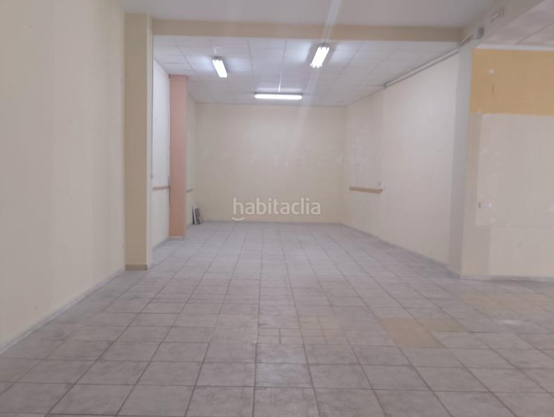 Foto 85a30adb-e004-4d69-938f-fd9193827769. Local commercial dans avinguda de les esclaves 7 dans Gandia