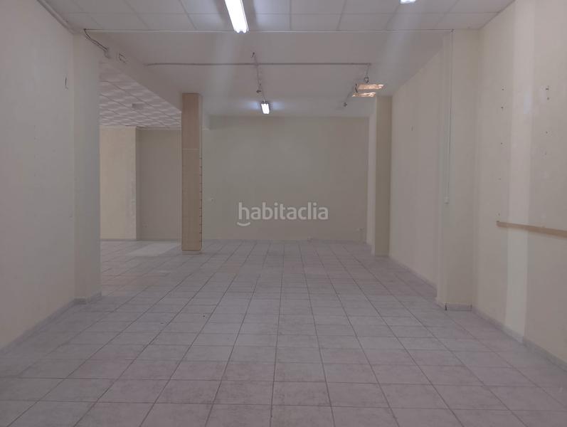 Foto 9b0d19e3-a540-4dd1-a1de-8b4fc0352026. Local commercial dans avinguda de les esclaves 7 dans Gandia
