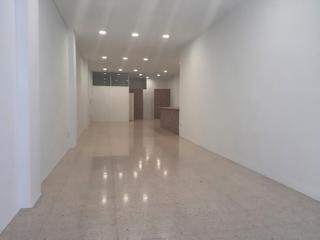 Business premise in Carrer de Benicanena 58