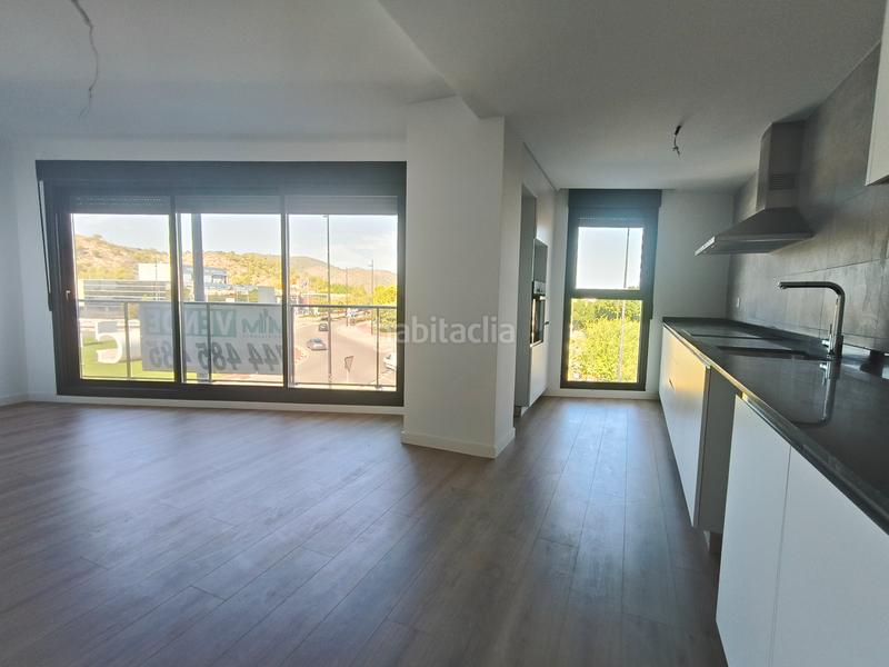 Foto 740a5028-842a-4291-aa3d-0ecb87f3919c. Pis a avinguda de valència 74 a Corea Gandia