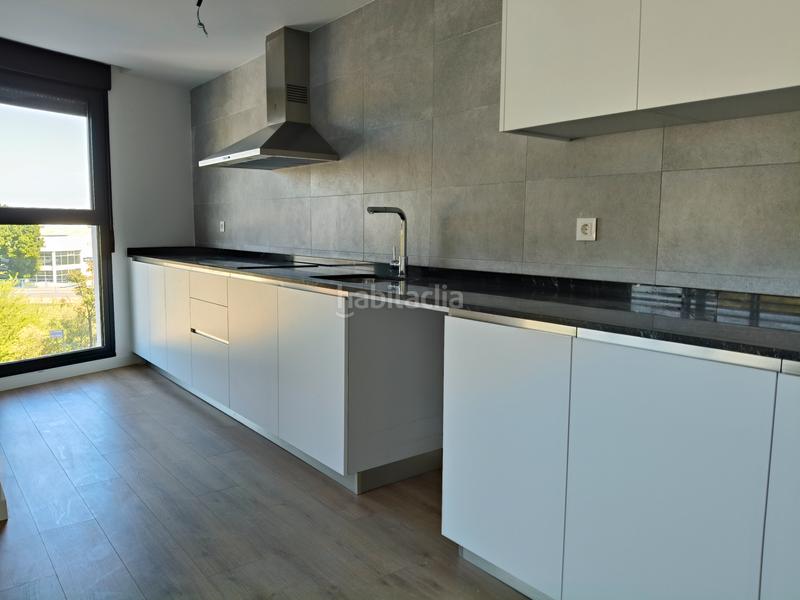 Foto c18bf9bf-27a2-43e2-b579-9cda54143b31. Pis a avinguda de valència 74 a Corea Gandia