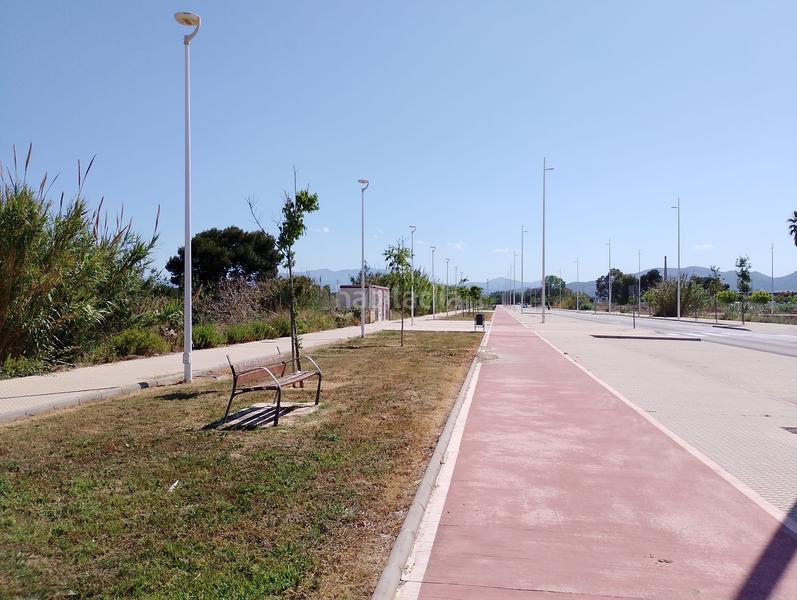 Foto 41434fd7-f548-44ef-8491-ff05536f34c6. Terrain résidentiel dans avinguda de les marines 26 dans Gandia